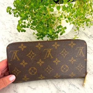 Louis Vuitton Monogram Zippy Wallet.